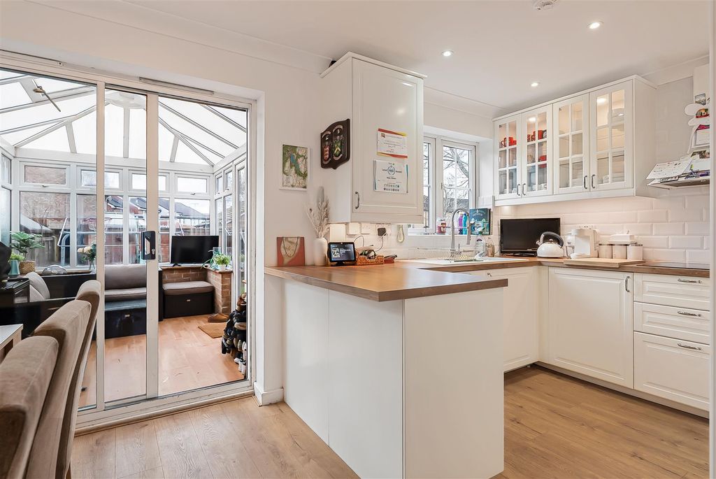 Property photo 3 of 14 8_70828.Jpg