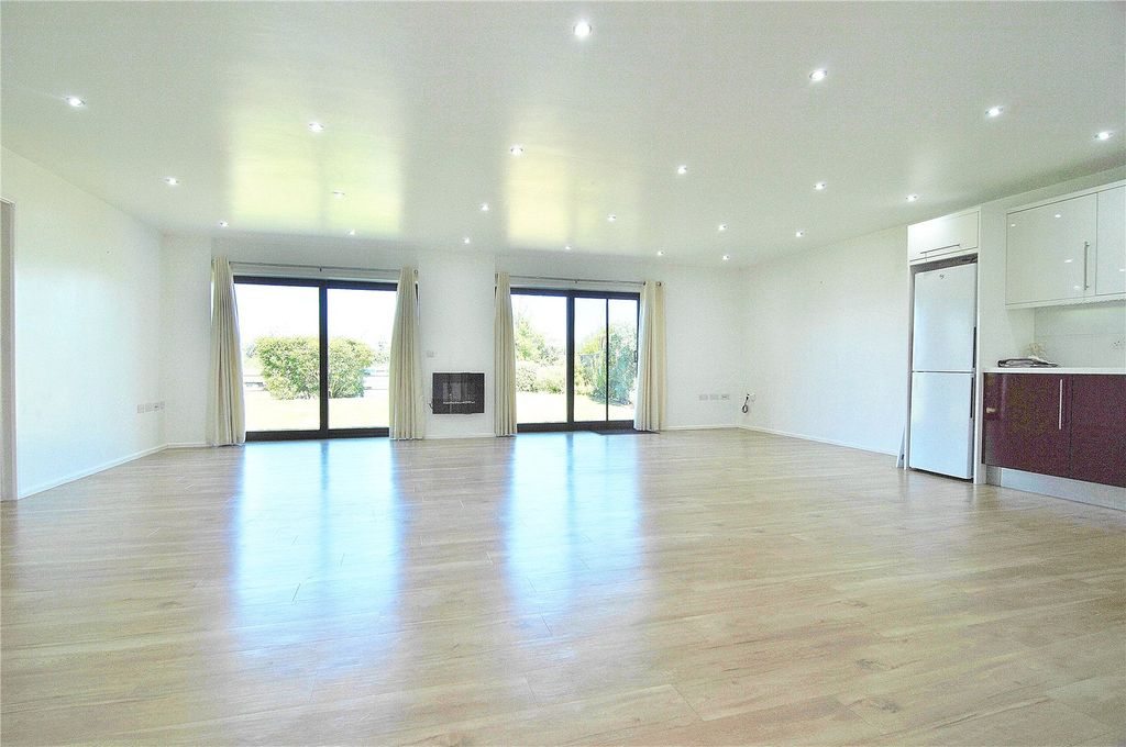 Property photo 2 of 13 Picture No. 27
