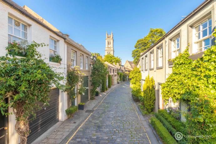 Property photo 3 of 13 Circus Lane Looking Gorgeous