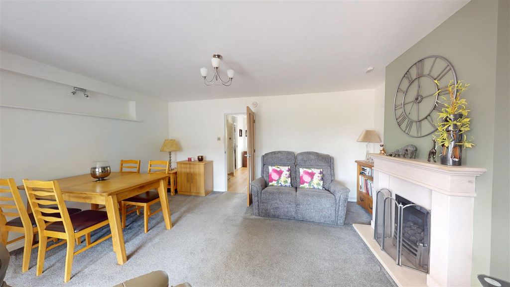 Property photo 3 of 17 Dining Lounge
