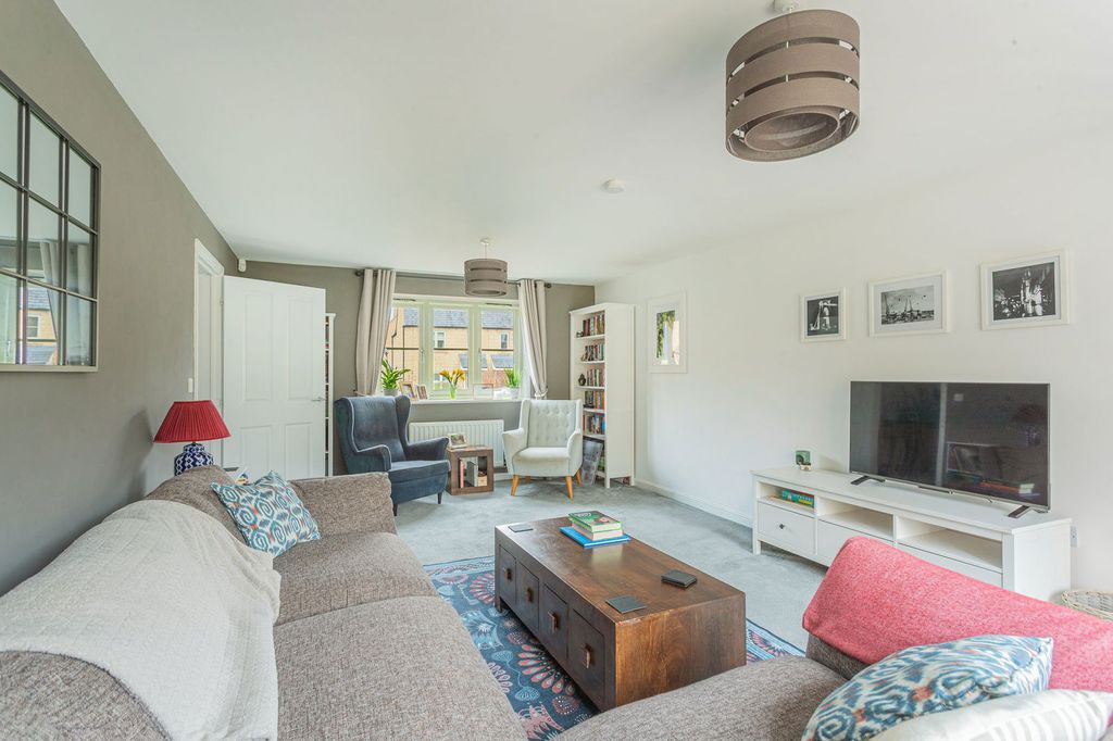 Property photo 3 of 19