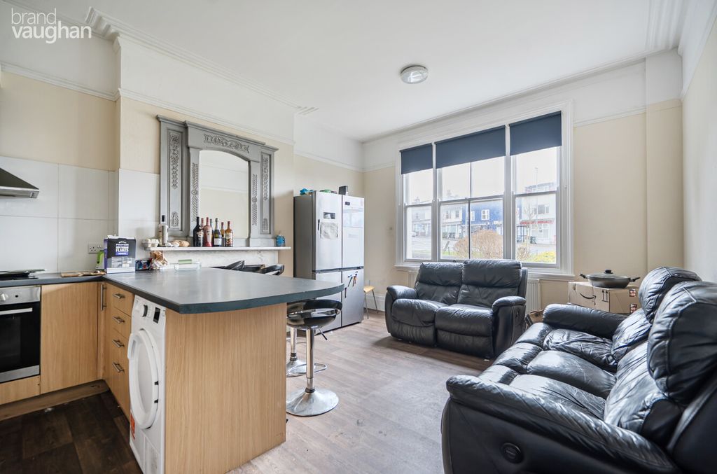 Property photo 2 of 12 A15d65F0-28c3-41c...