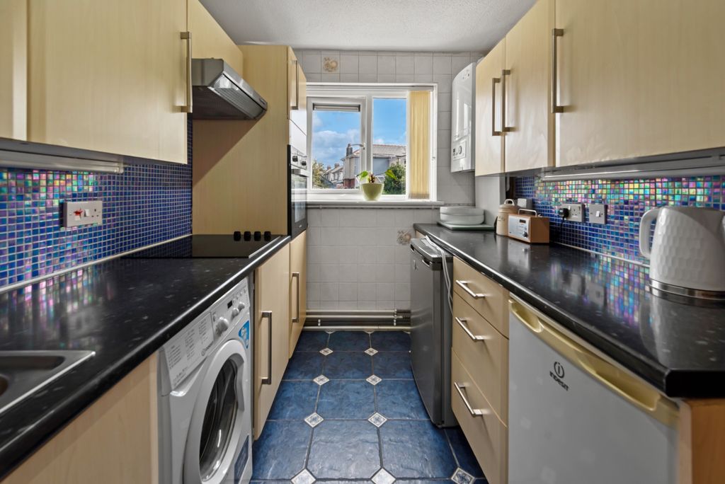Property photo 2 of 10 4464803