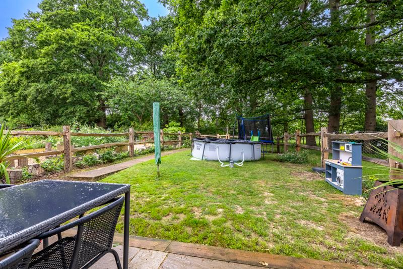 Property photo 3 of 25 Photo 12