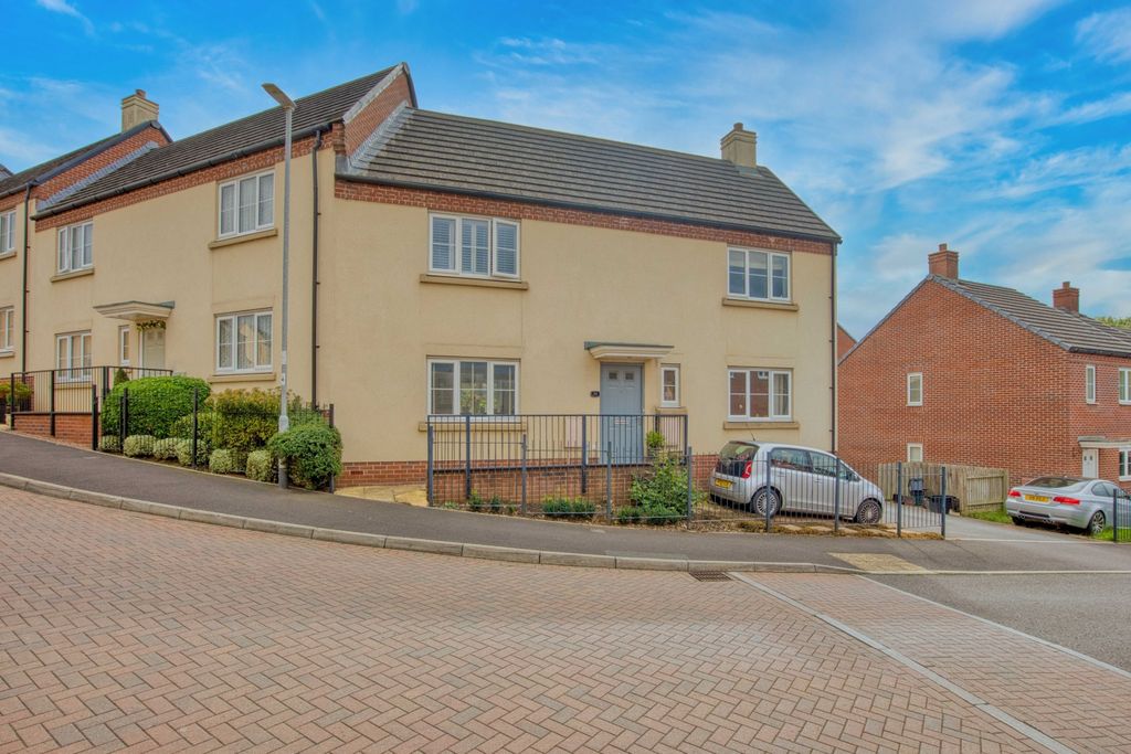 16 Grove Gate, Staplegrove, Taunton TA2, 3 bed semi-detached house for ...