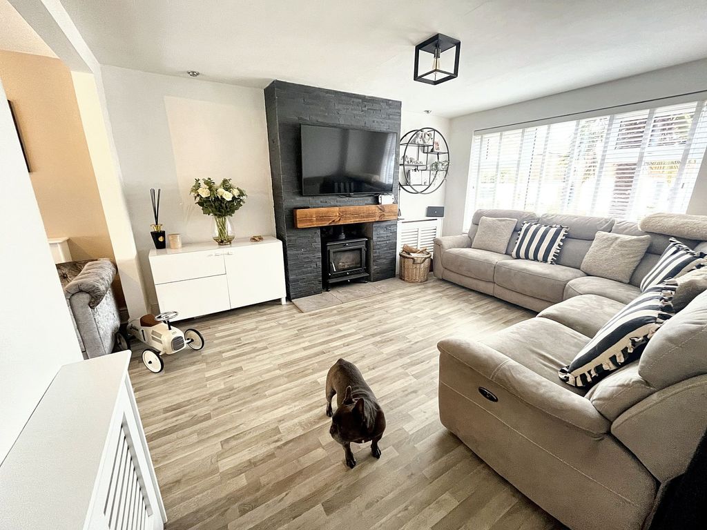 Property photo 3 of 41