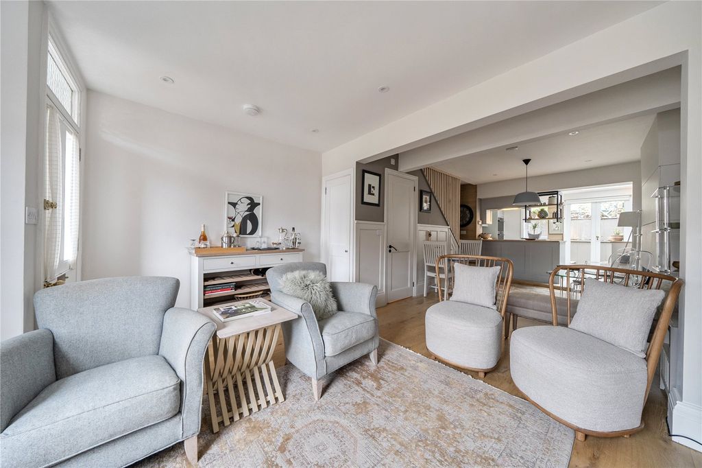 Property photo 3 of 23 Picture No. 12