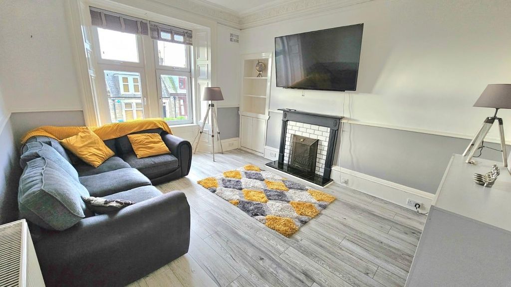 Property photo 2 of 9