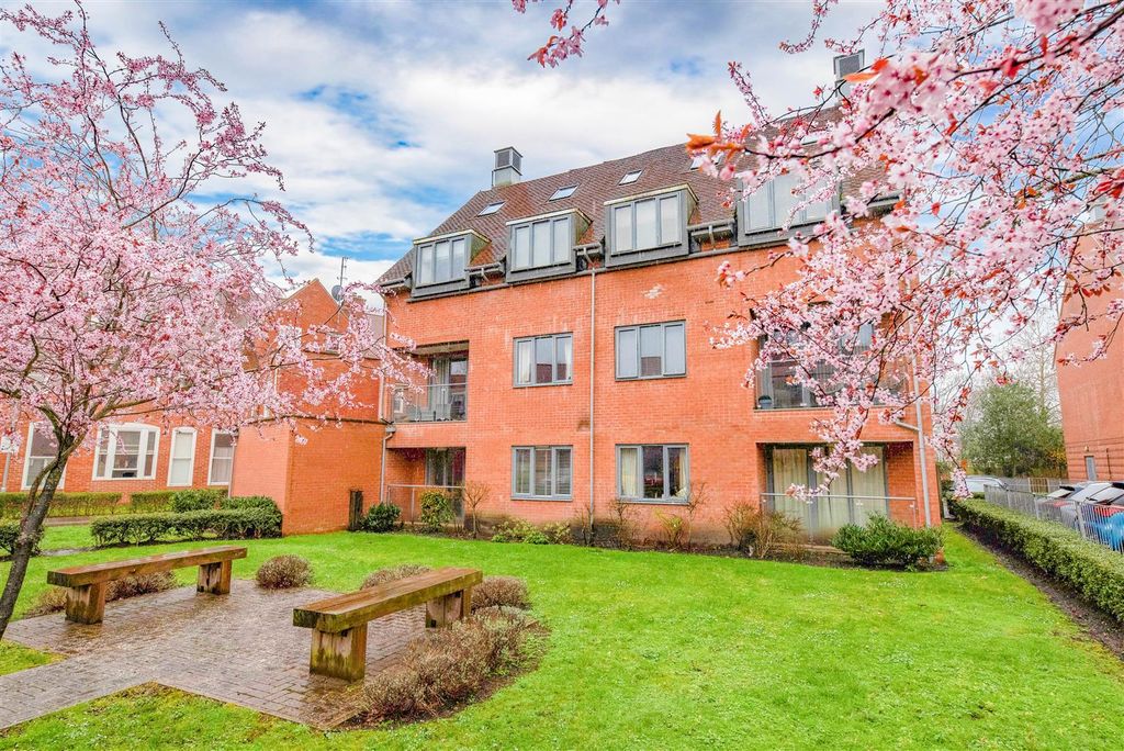 Property photo 1 of 15