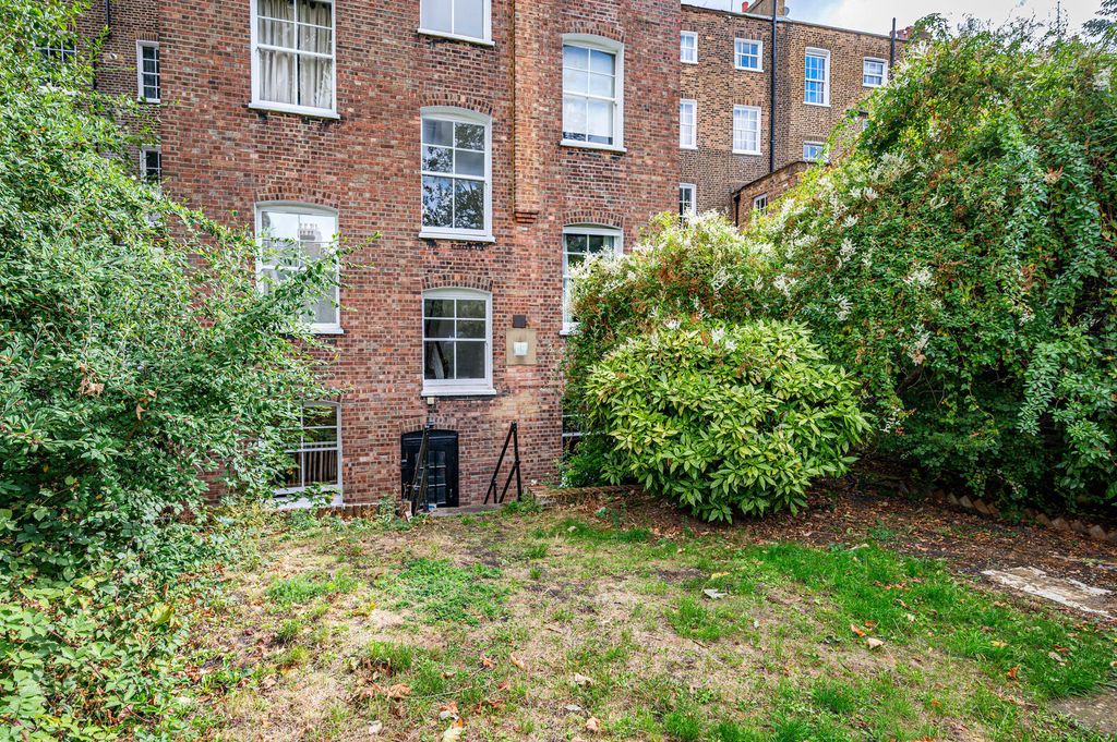Property photo 3 of 18