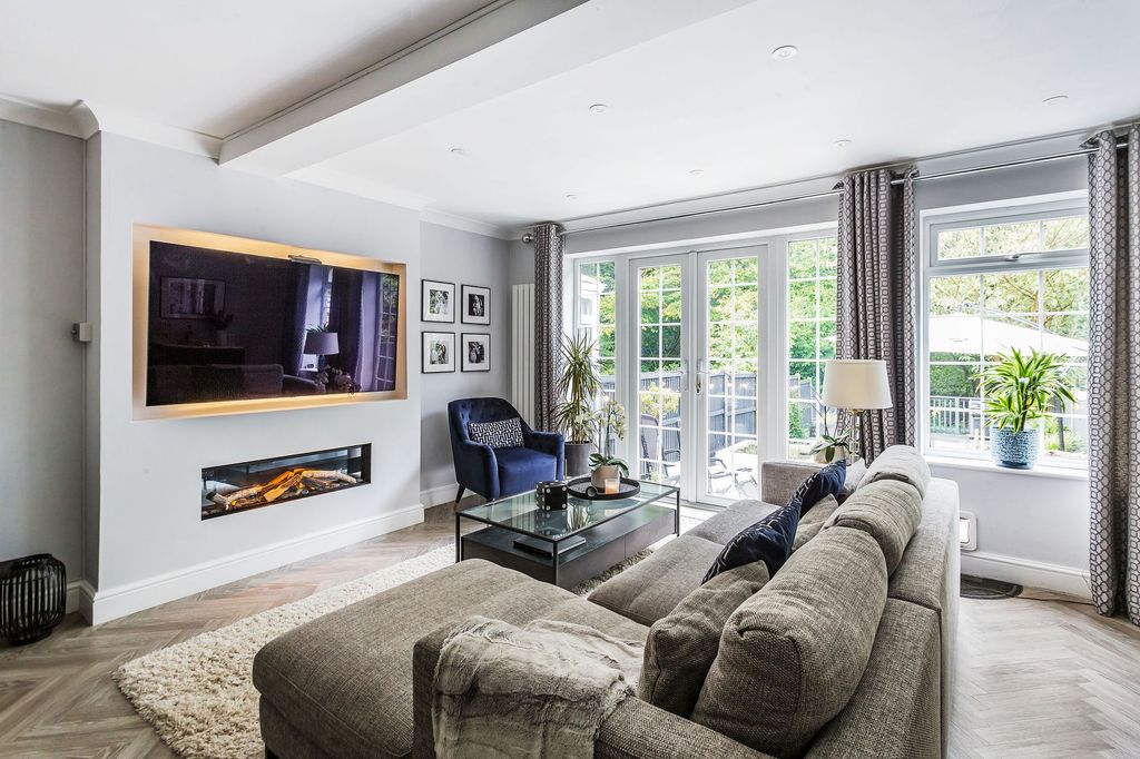 Property photo 2 of 30