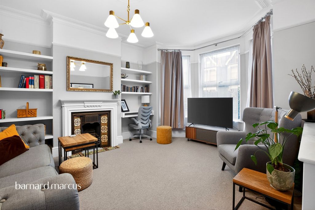 Property photo 3 of 14