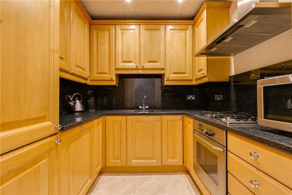 Property photo 3 of 6