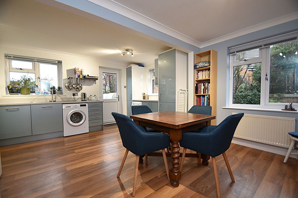 Property photo 2 of 24