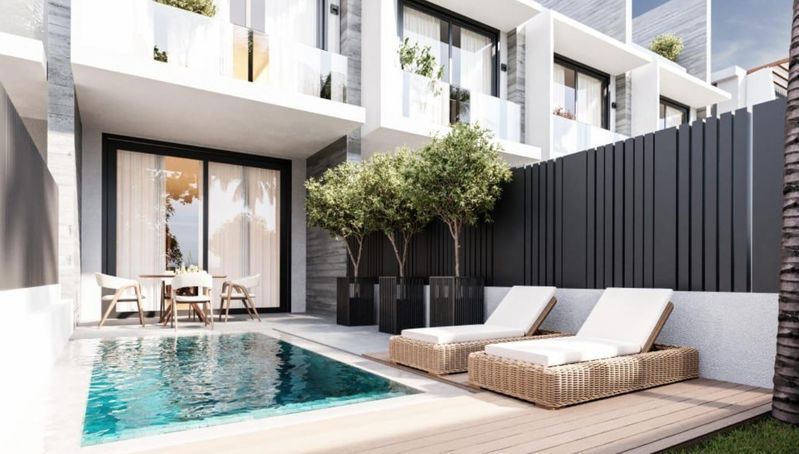 Property photo 2 of 10 Terraced House With