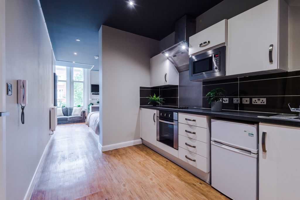 Property photo 2 of 9 Flat 10, Unw, 2