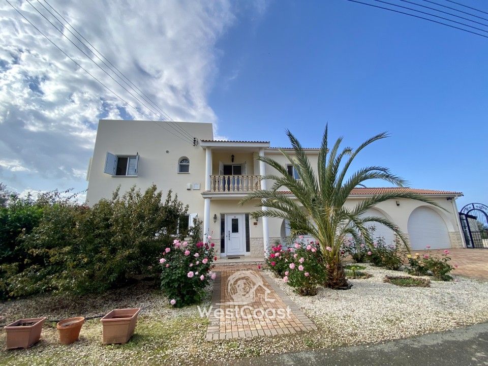 Property photo 1 of 44