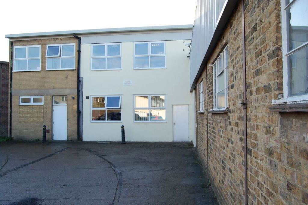 Property photo 2 of 3