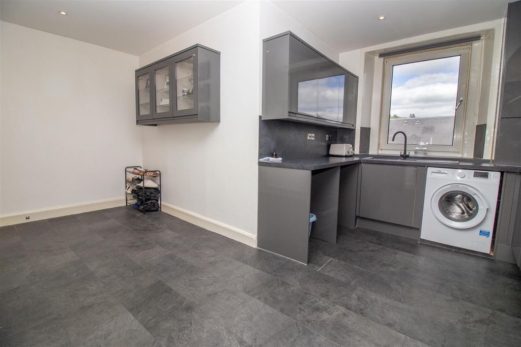 Additional image 9 of 4 bed flat for sale14/2 Havelock Street, Hawick TD9