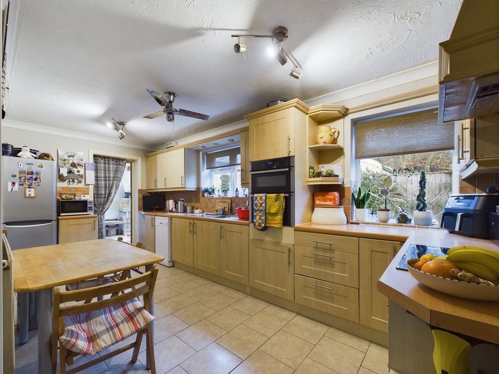 Property photo 3 of 20