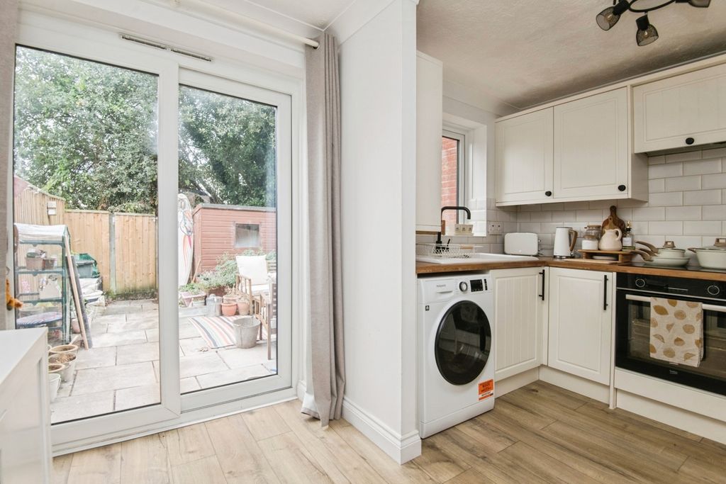 Property photo 2 of 17 Photo