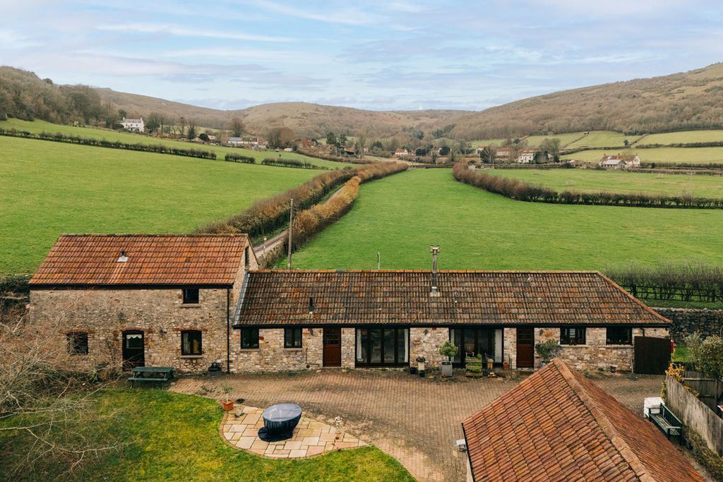 Property photo 1 of 36