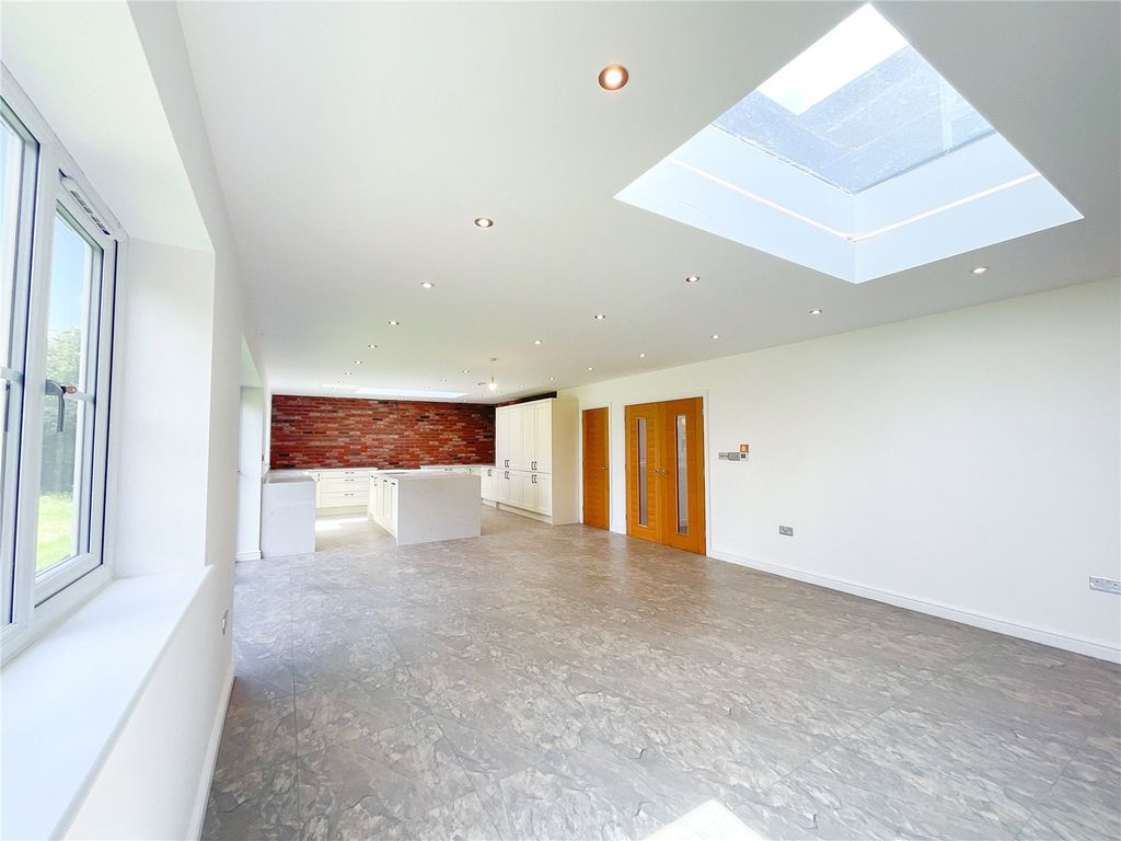 Property photo 3 of 24 Picture No. 35