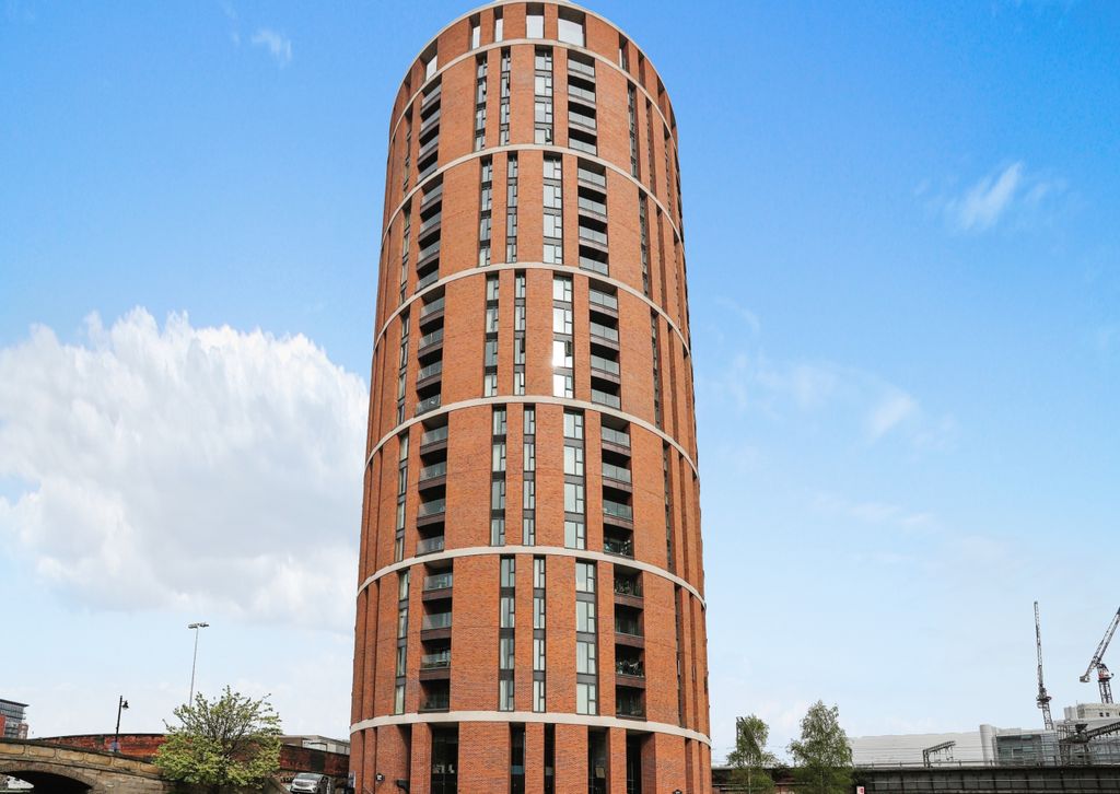 Property photo 1 of 15 Building