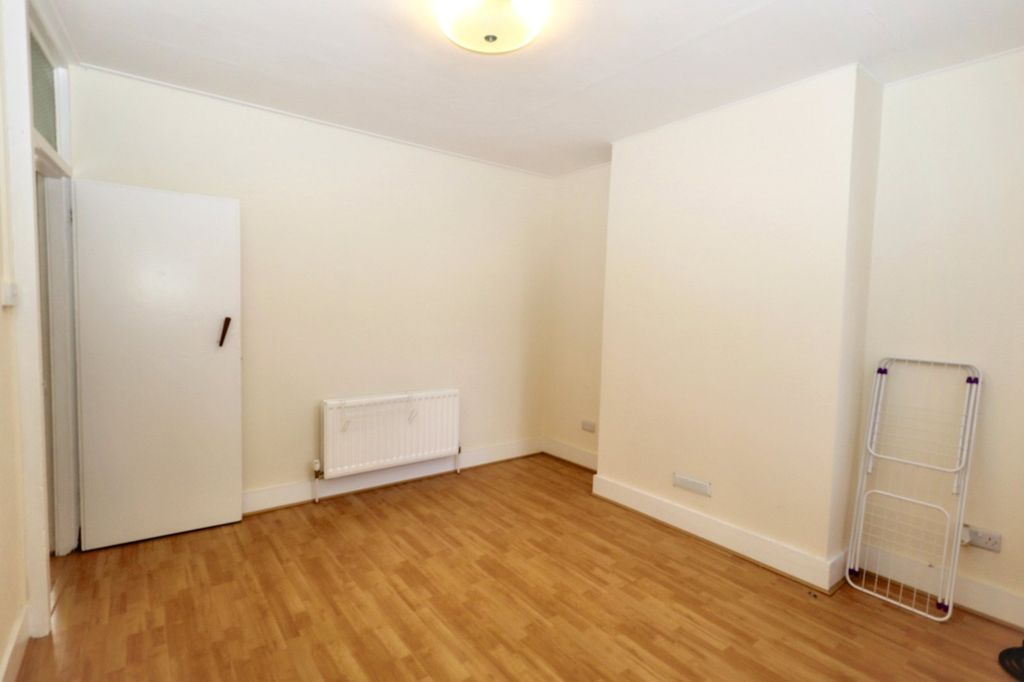 Property photo 3 of 12 Picture No. 25
