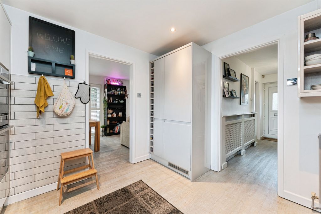 Property photo 3 of 23