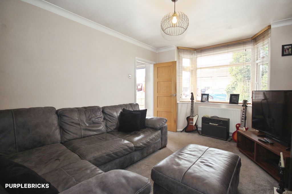 Property photo 2 of 21