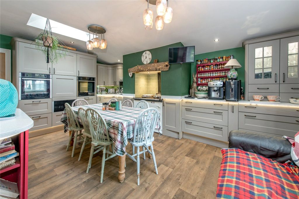 Property photo 3 of 25 Picture No. 11