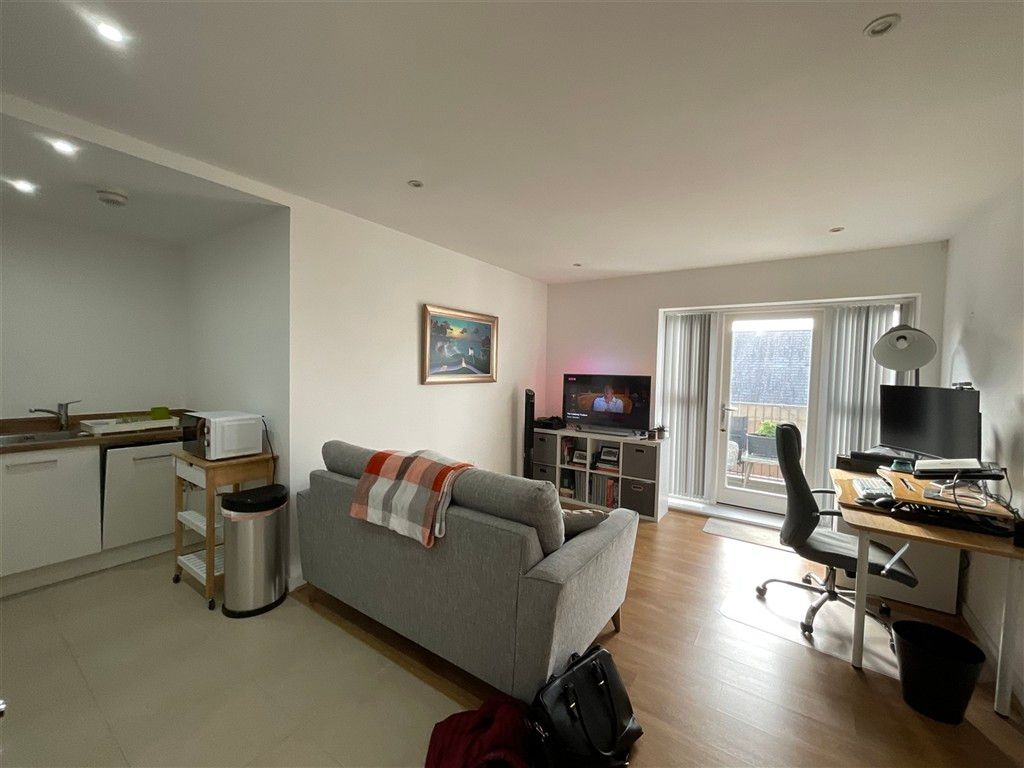 Property photo 3 of 6 Reception