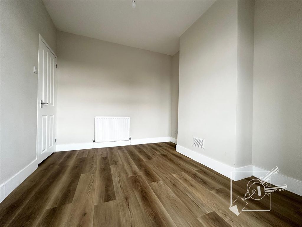 Property photo 3 of 13 Living Room