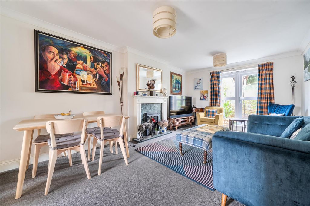 Property photo 2 of 12