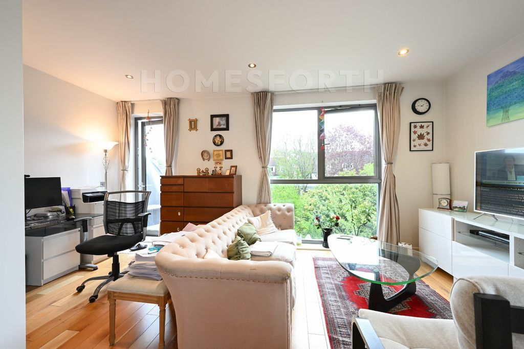 Property photo 2 of 15 Photo 4