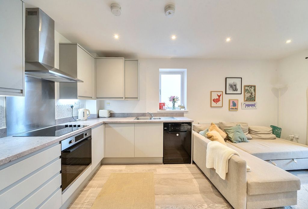 Property photo 3 of 9 Picture No. 38