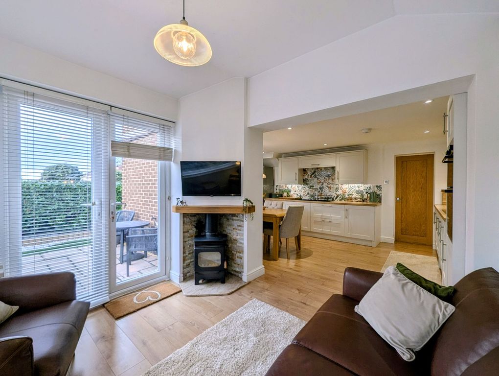 Property photo 2 of 27