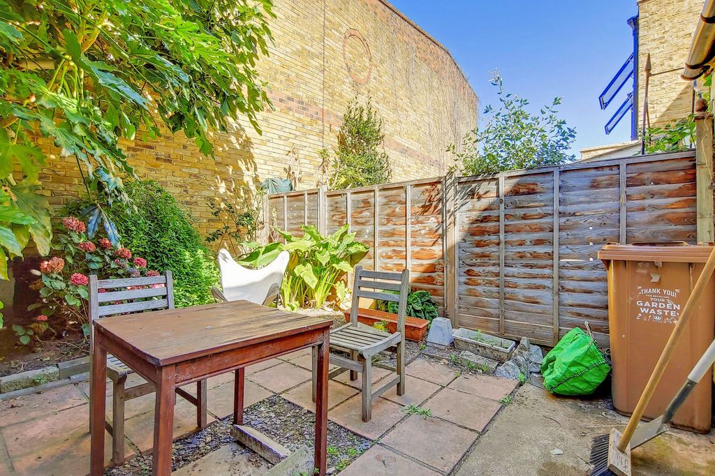Property photo 3 of 11