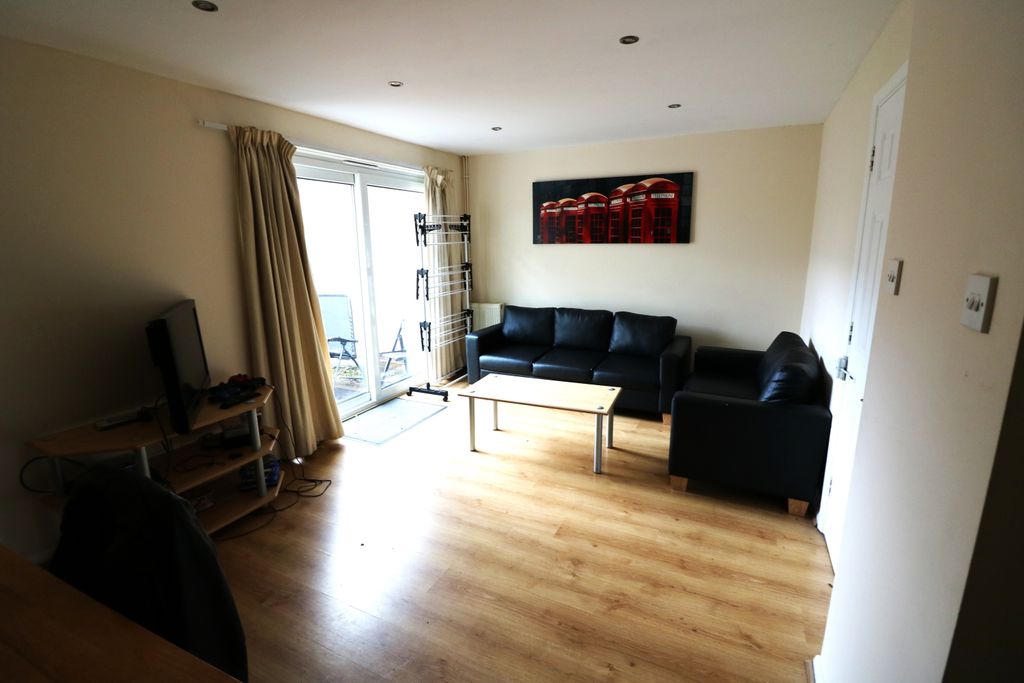 Property photo 2 of 5 Lounge