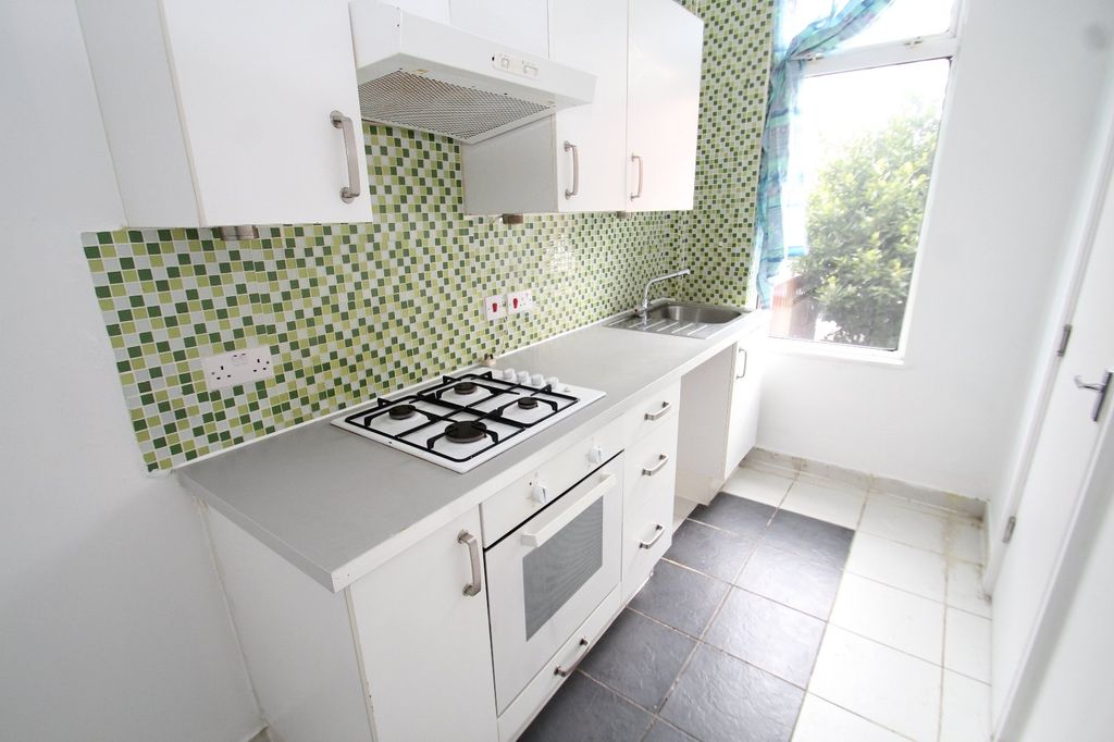 Property photo 3 of 6 Picture No. 13