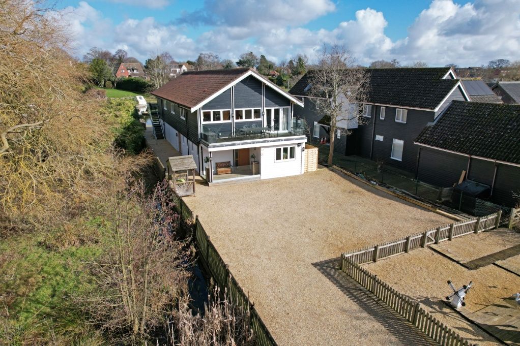 Property photo 3 of 25