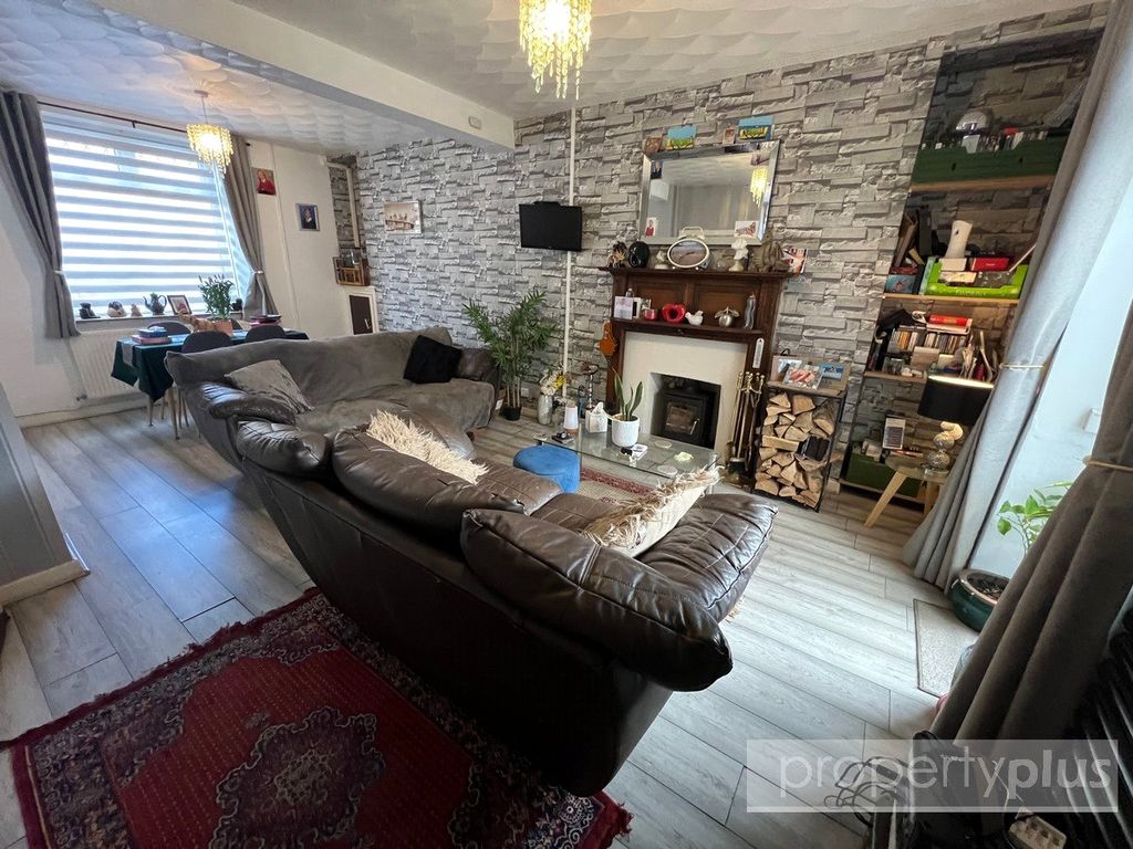 Property photo 1 of 16 Picture No. 10