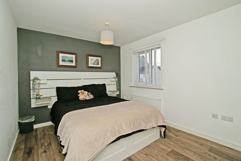 Property photo 3 of 19 Pbox-Img.Jpg
