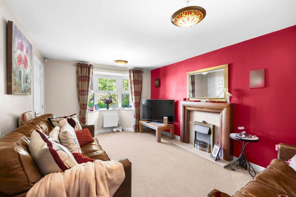 Property photo 2 of 27