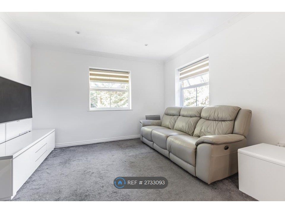 Property photo 2 of 11 Living Room