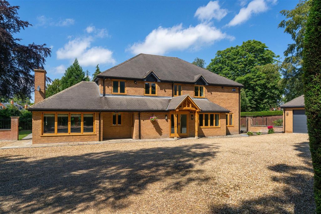 Property photo 1 of 40