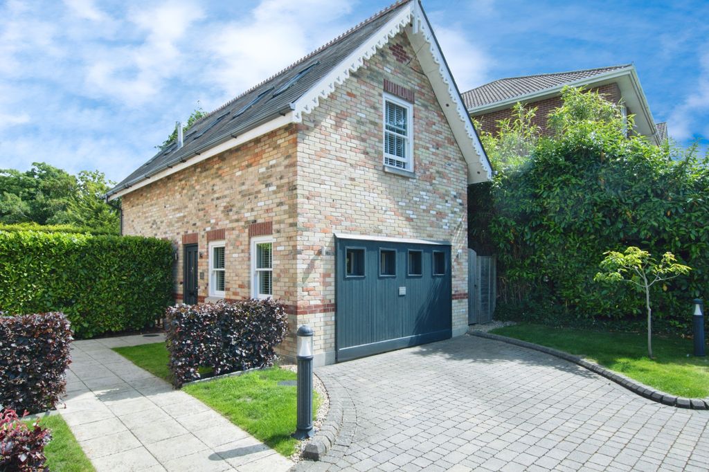 Property photo 1 of 17 Coach House