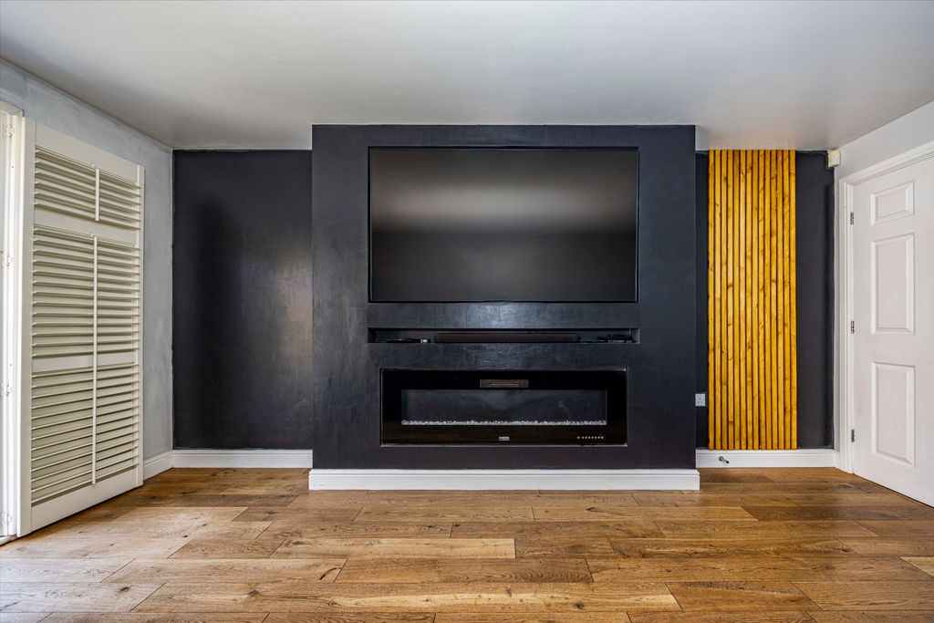 Property photo 3 of 25