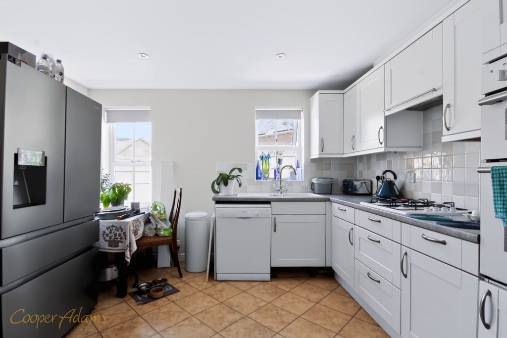 Property photo 3 of 15 Kitchen/Breakfast Room